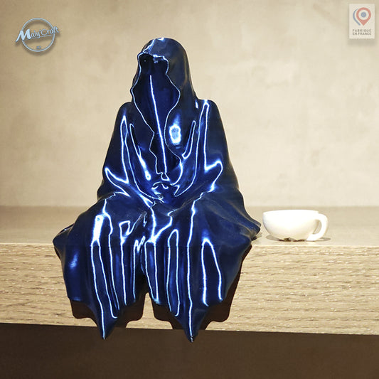 Statue "La Faucheuse" – Figurine Fantôme Assise 3D (Déco Gothique & Fantasy)