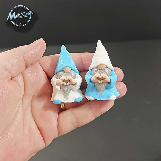 Gnome aimanté bleu & blanc Marseille – Figurine 3D “Mains en cœur” – Création Maly’Craft