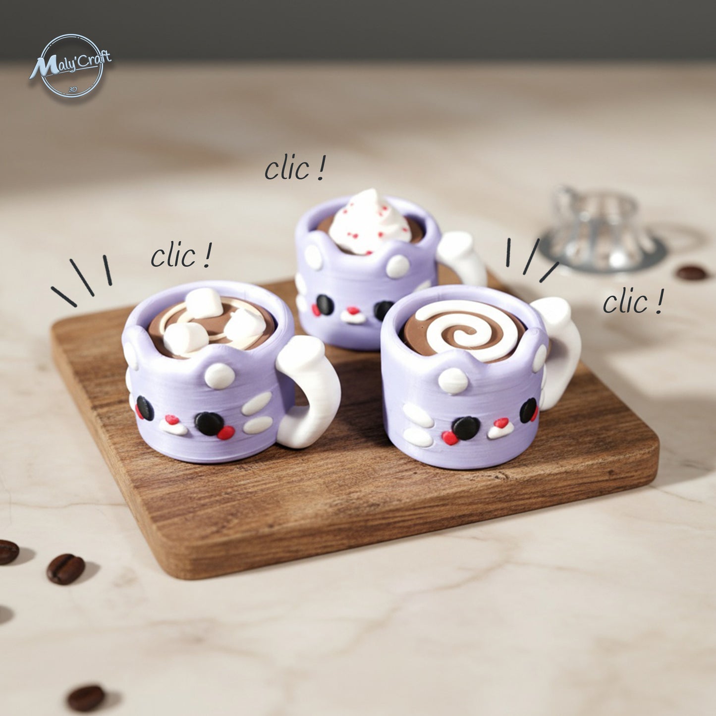 Clickers gourmands miniatures alignés sur une table en bois, ambiance cozy hivernale