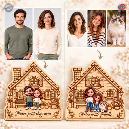 Visuel comparatif montrant deux compositions de maisons en bois personnalisées à partir de photos. À gauche, les portraits d’un couple accompagnent une création gravée Notre petit chez-nous. À droite, les photos d’une mère, de sa fille et d’un chat sont associées à une maison gravée Notre petite famille, avec leurs personnages chibi.
Side-by-side examples of personalized wooden house portraits made from photos. On the left, a couple’s photographs appear above a plaque engraved Notre petit chez-nous. On the 